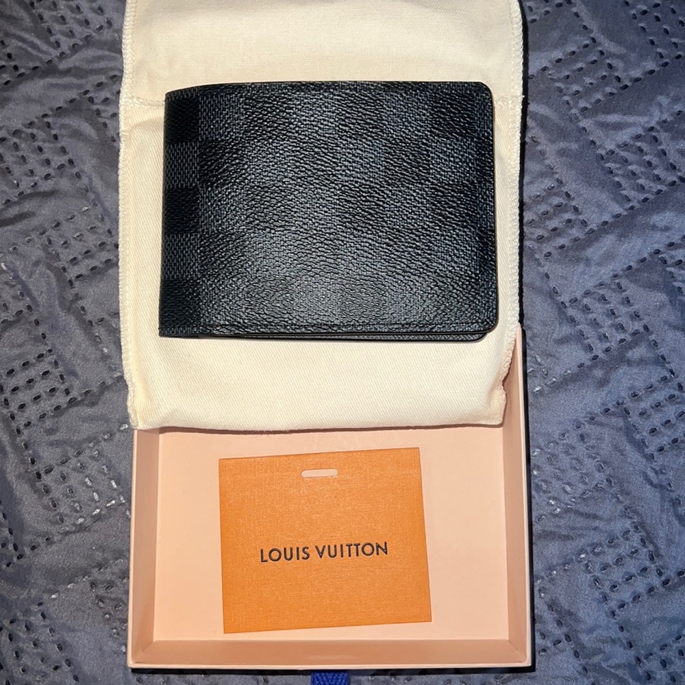 Men’s Louis Vuitton wallet